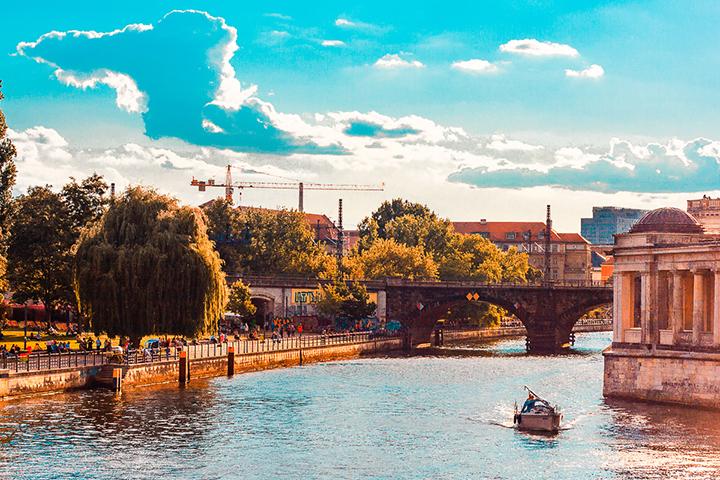 A scenic picture of the Spree River in Berlin, Germany.